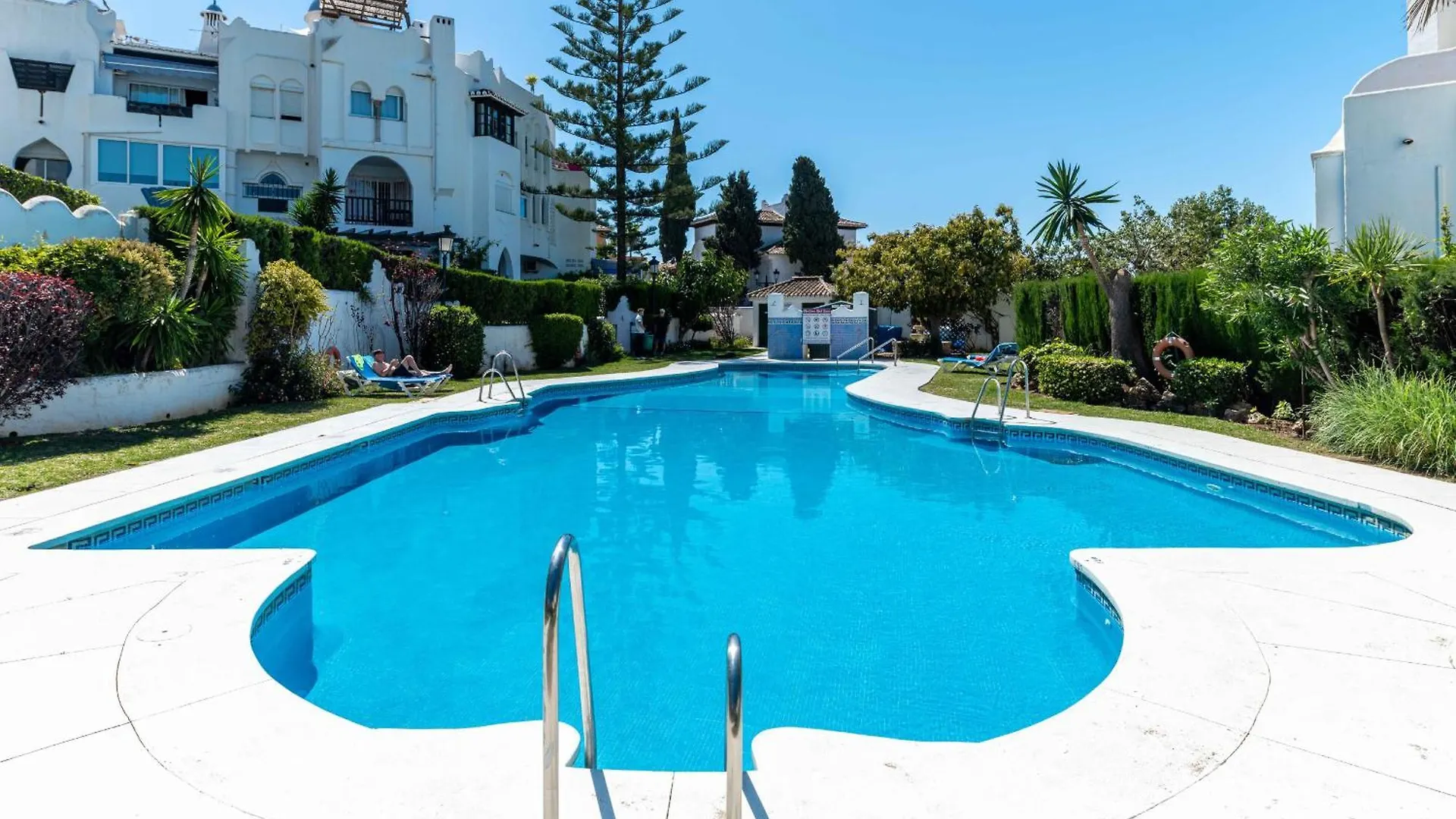 2- Bedroom Apartment With Seaview & Great Location Sitio de Calahonda